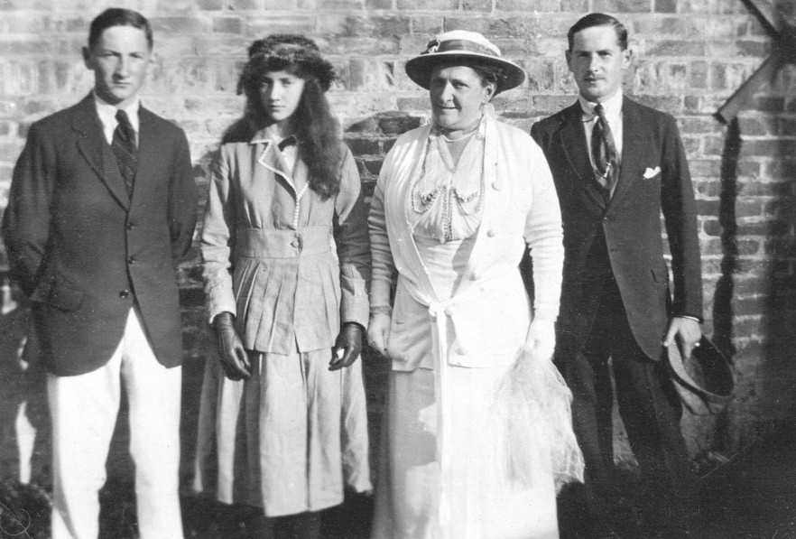 Blanche Campbell and her children Melfort,Sheena,Alastair
