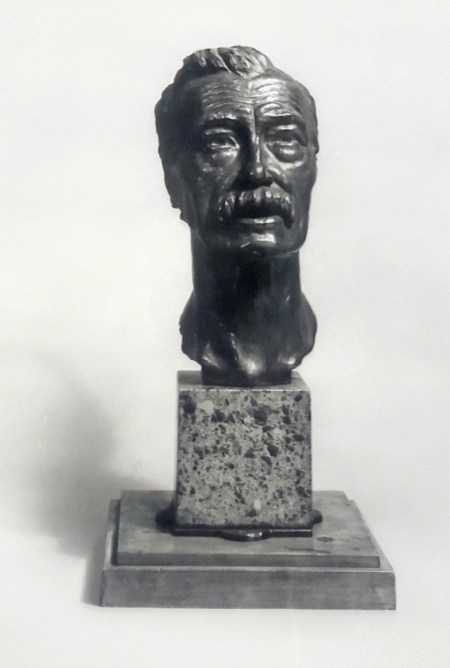 20170301_133934 - Bust